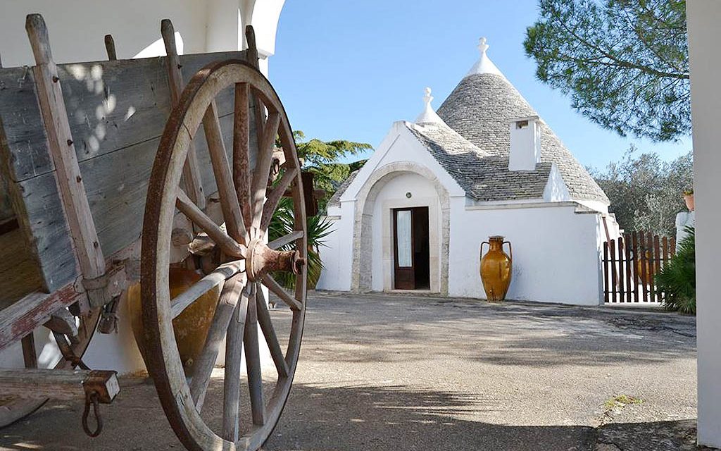 Murgia trullo exterieur details