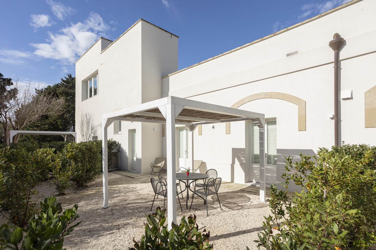 Jardin privé avec gazebo