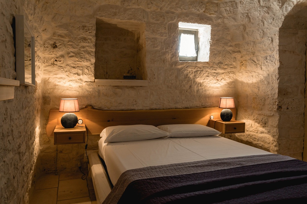 itria107NP24-trullo-superieur-king